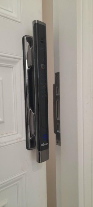 KHÓA VÂN TAY CHUÔNG MÀN HÌNH DEMAX SL868 GS