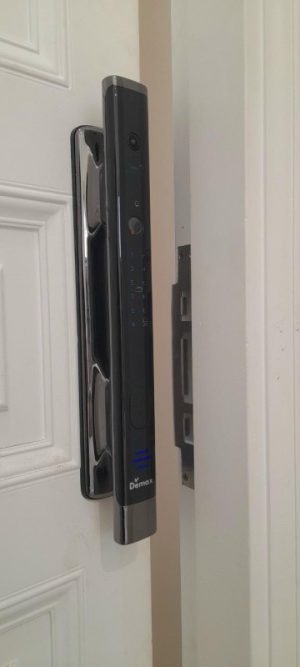 KHÓA VÂN TAY CHUÔNG MÀN HÌNH DEMAX SL868 GS