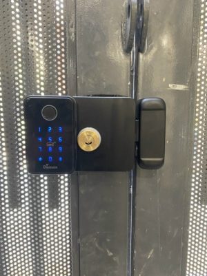 KHÓA CỬA CỔNG SẮT CHỐNG NƯỚC DEMAX SL602WP-APP