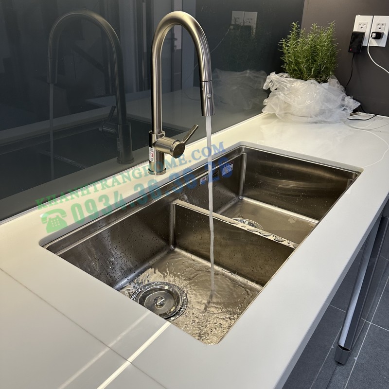 VÒI RỬA BÁT DÂY RÚT KONOX ALTO NICKEL - 82