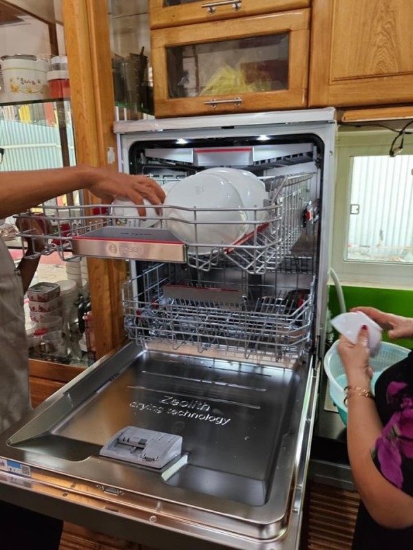 MÁY RỬA BÁT BOSCH ĐỘC LẬP SMS6ZCI42E SERIE 6 SẤY ZEOLITH 14 BỘ - 60