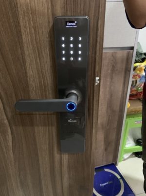 KHÓA THÔNG MINH DEMAX SL628 SG