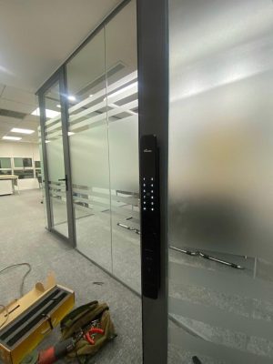 KHÓA CỬA ĐIỆN TỬ DEMAX SL801 BL APP WIFI