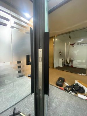 KHÓA CỬA ĐIỆN TỬ DEMAX SL801 BL APP WIFI